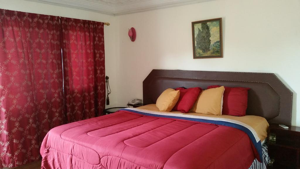 Zambezi Inn Hotel Conakry Cameră foto