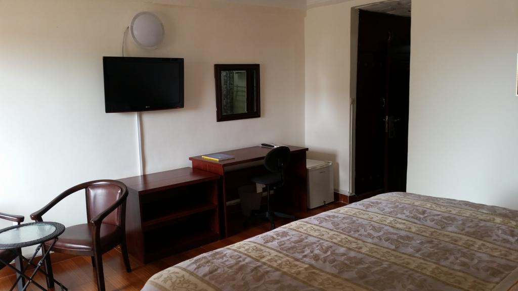 Zambezi Inn Hotel Conakry Cameră foto