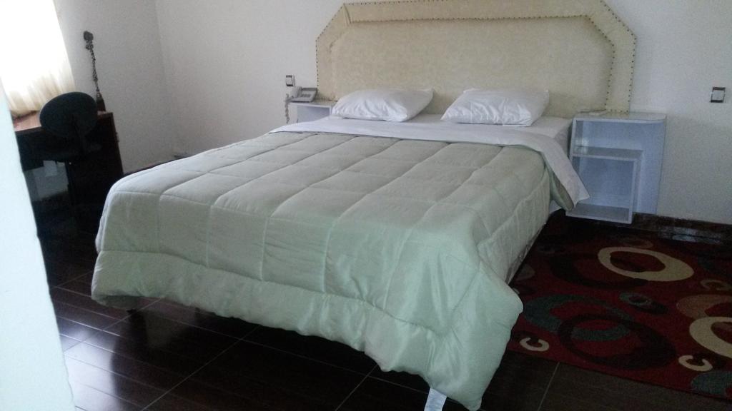 Zambezi Inn Hotel Conakry Cameră foto