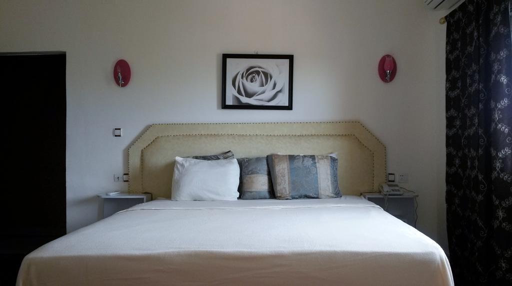 Zambezi Inn Hotel Conakry Cameră foto